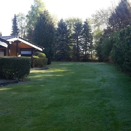 Waldstil In Mit Grosser Terrasse Дом отдыха